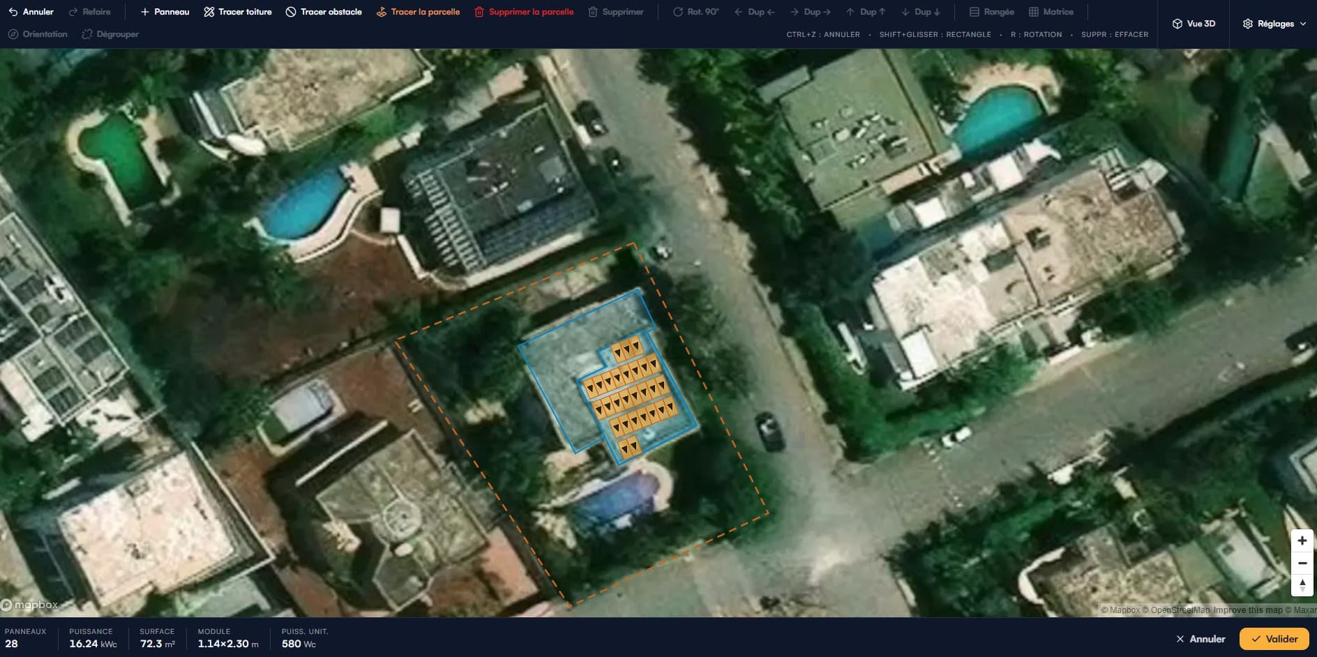 Calepinage photovoltaïque sur vue satellite : pans de toiture et modules disposés, avec puissance et surface calculées.